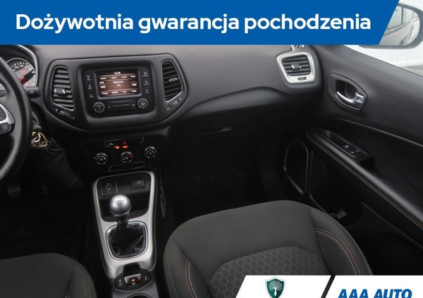 Jeep Compass cena 68000 przebieg: 118973, rok produkcji 2017 z Sucha Beskidzka małe 106